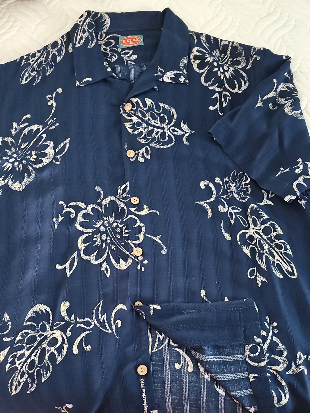 Tommy Bahama XLNavy Blue Floral Button-Down Camp Shirt